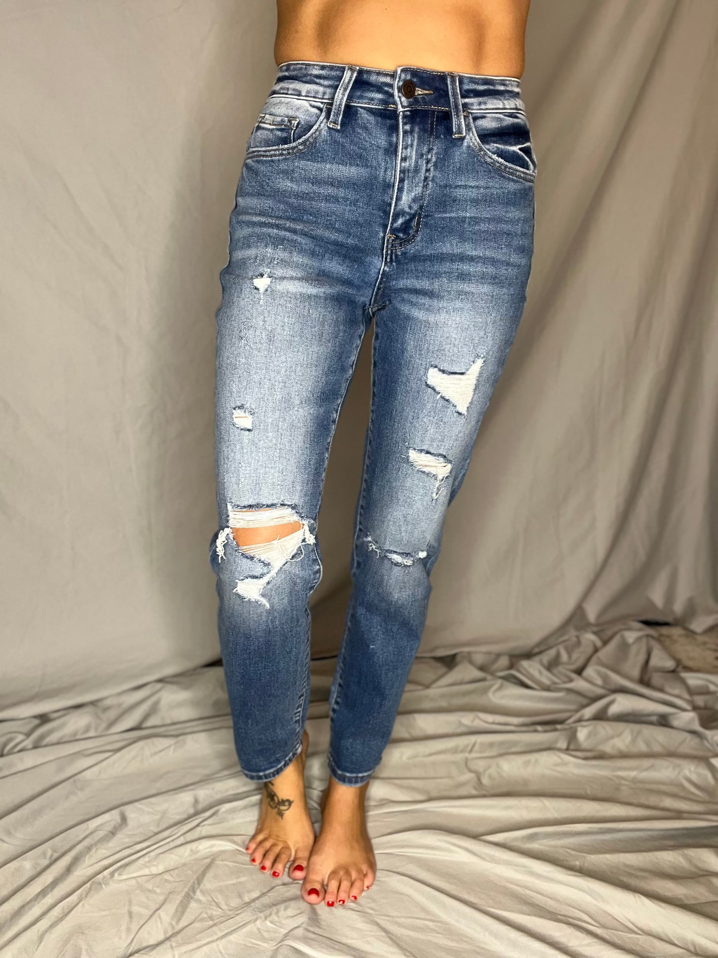 Vervet Super High Rise Crop Mom Jeans