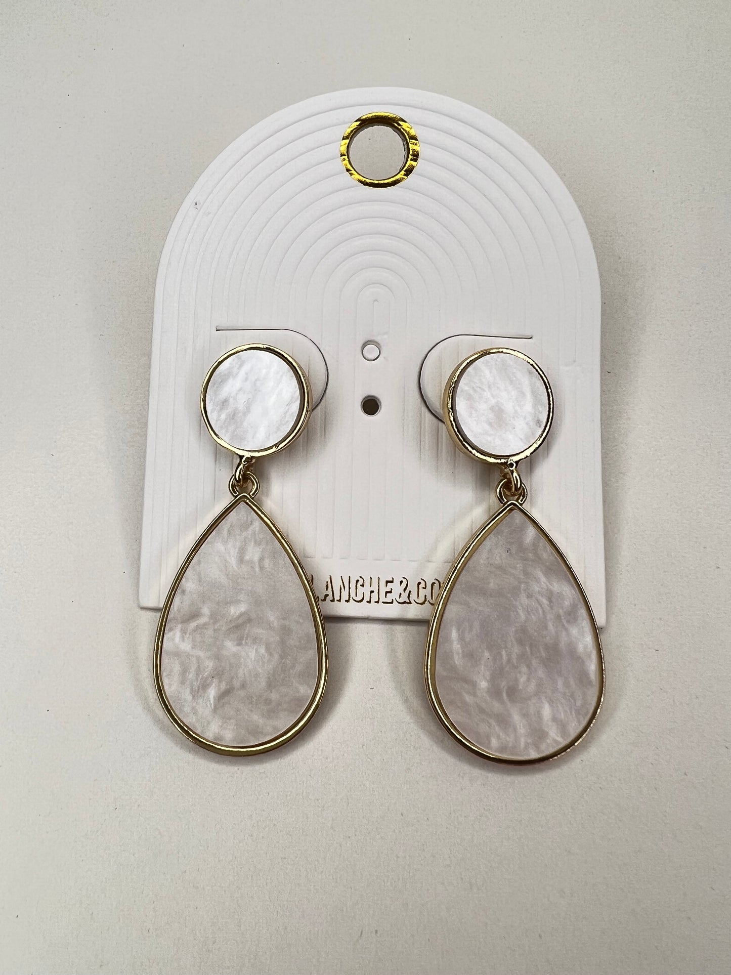 Women’s Lover earrings with Pearlescent accent