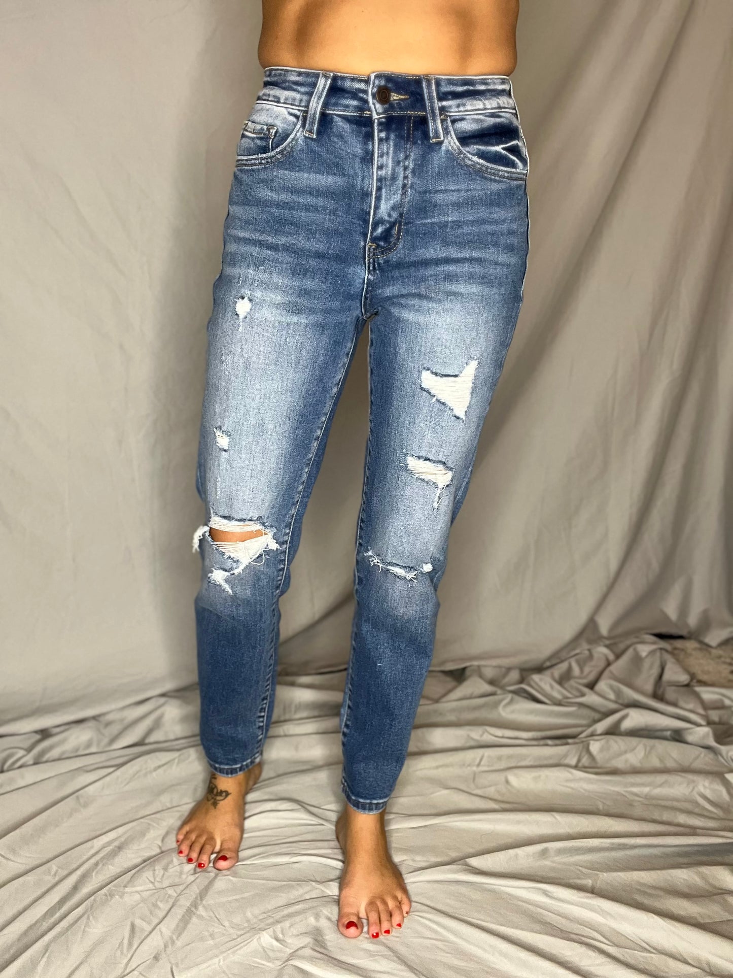 Vervet Super High Rise Crop Mom Jeans