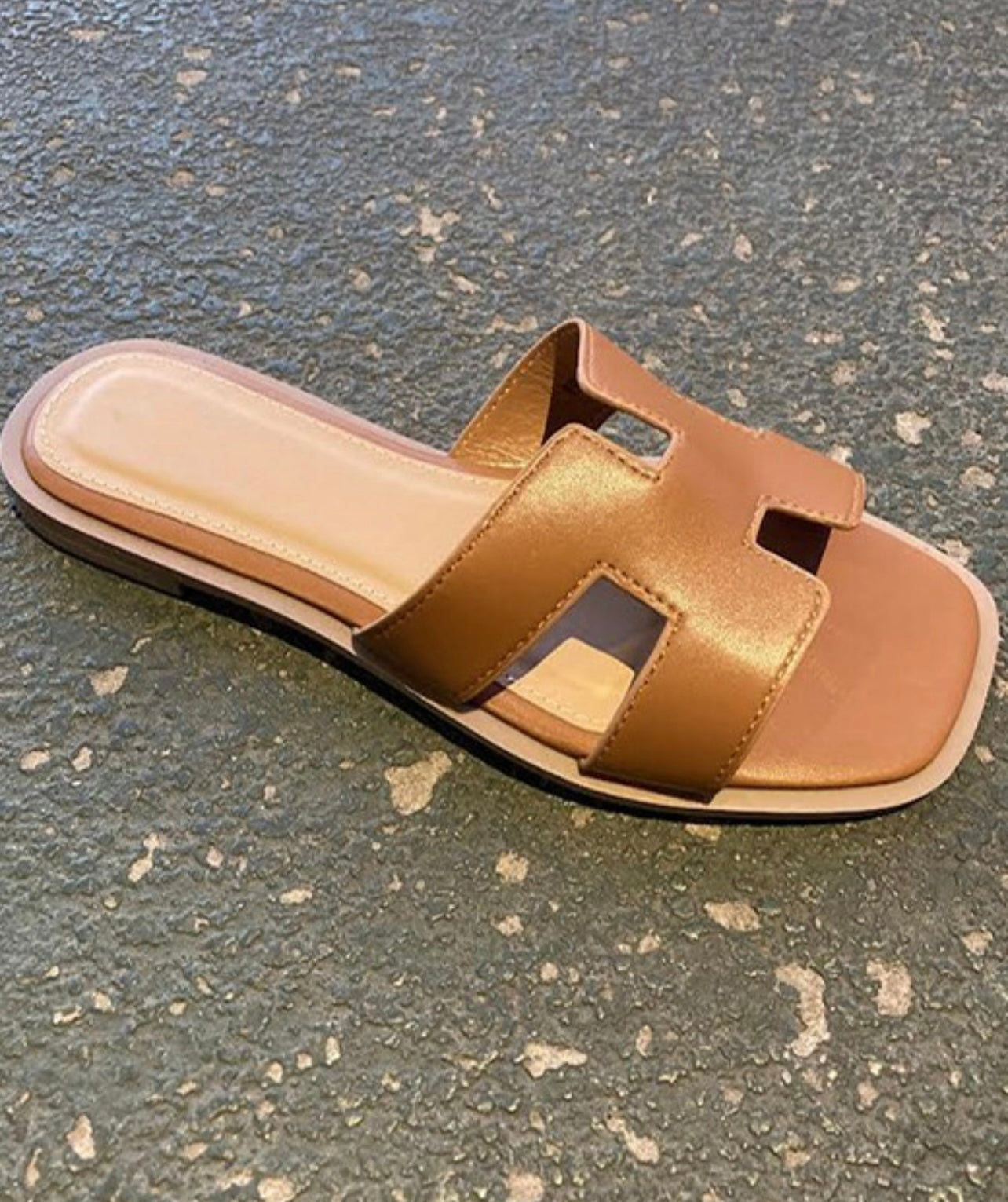 The Palmer Flat Sandals