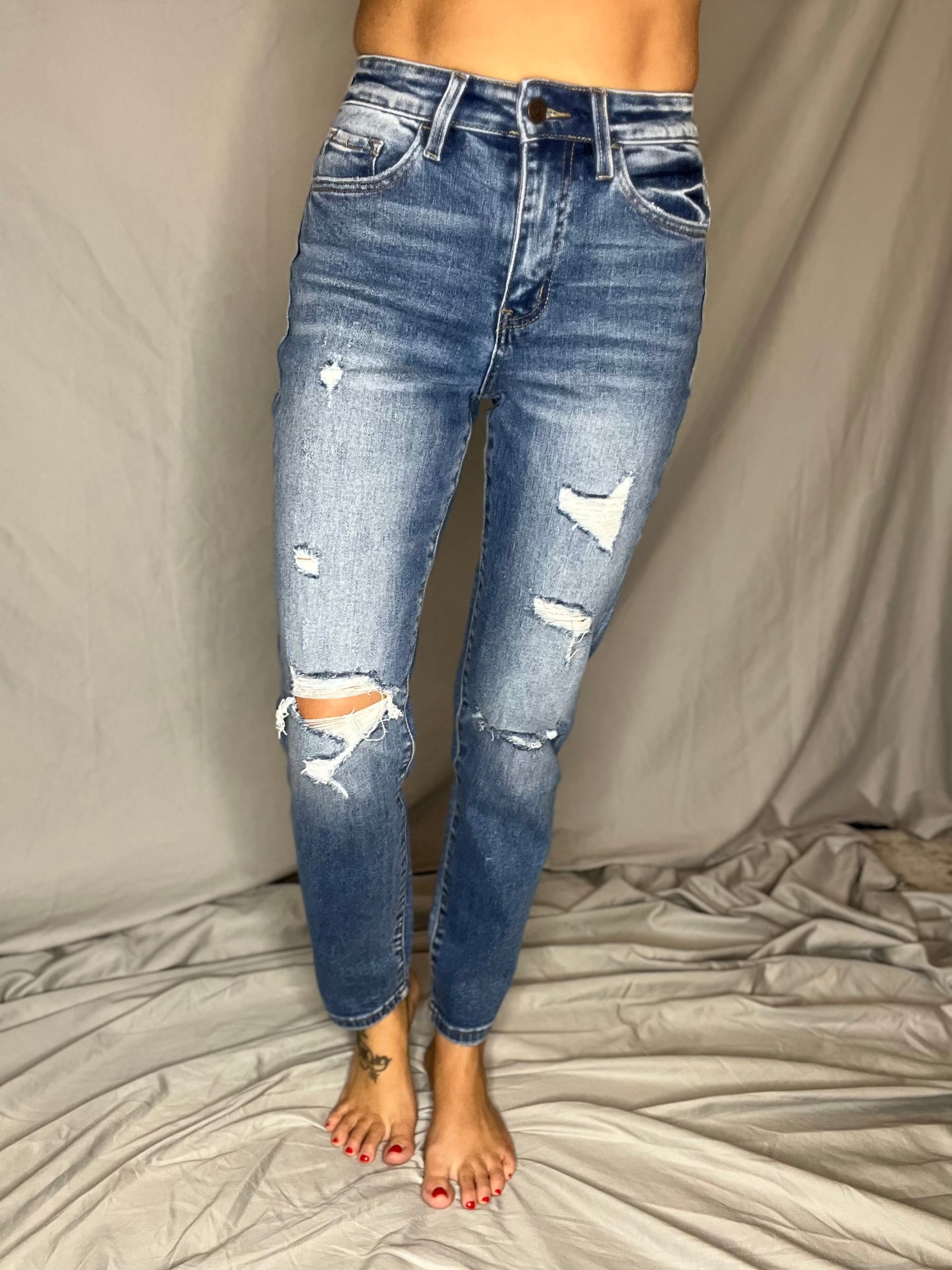 Vervet Super High Rise Crop Mom Jeans