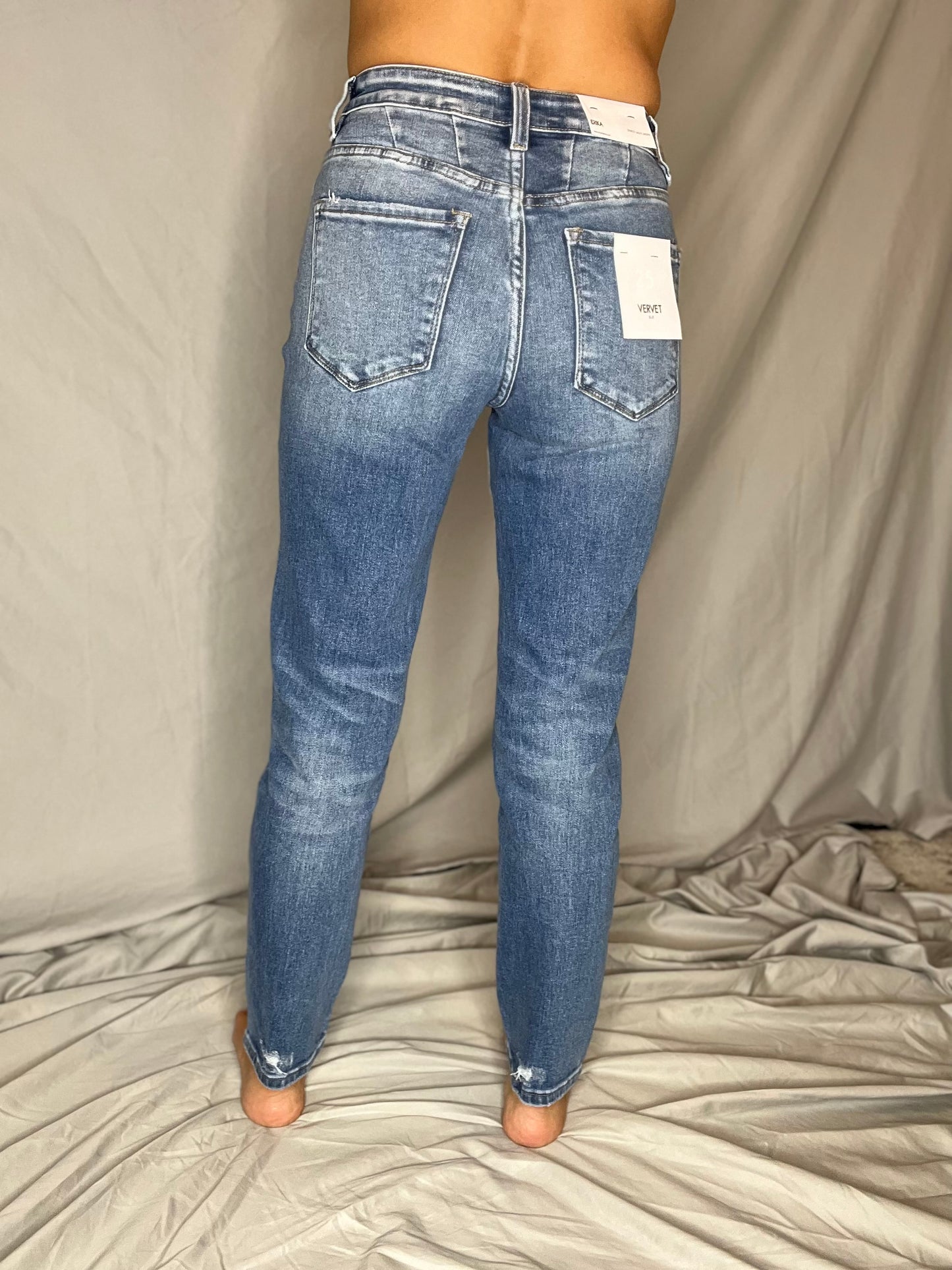 Vervet Super High Rise Crop Mom Jeans