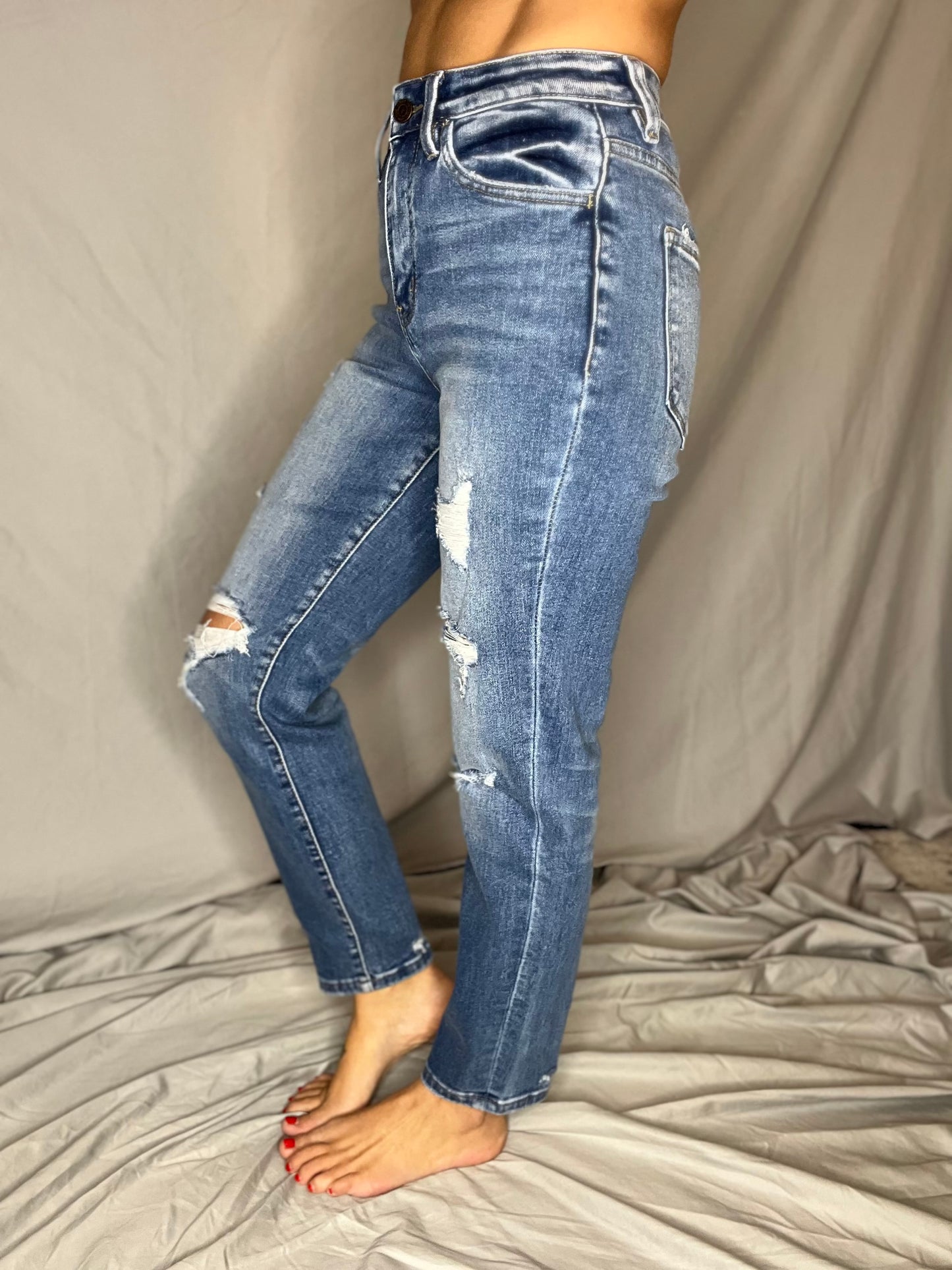 Vervet Super High Rise Crop Mom Jeans